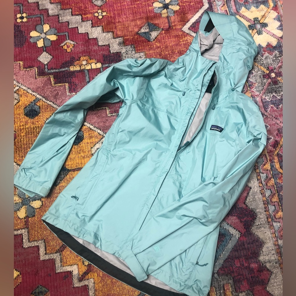Womens Patagonia Lightweight Rain Jacket like new